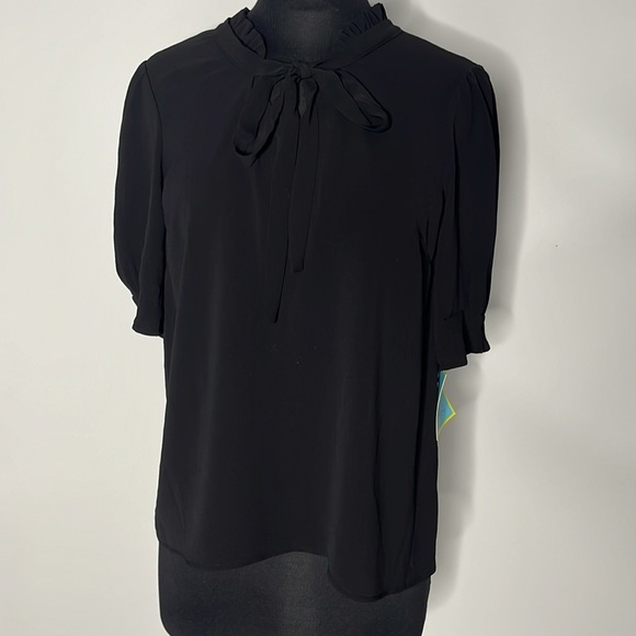 CeCe Women's Black Short Sleeve Ruffled V-Neck Tie Blouse Size M. ((B5)) - Picture 1 of 5